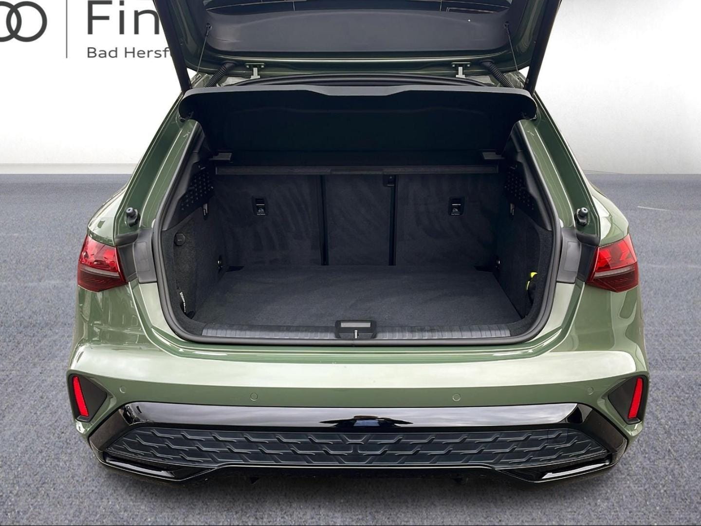 Bild über Audi A3 Sportback S line 35 TFSI S tronic - für weitere Informationen kontaktieren Sie den Audi Partner