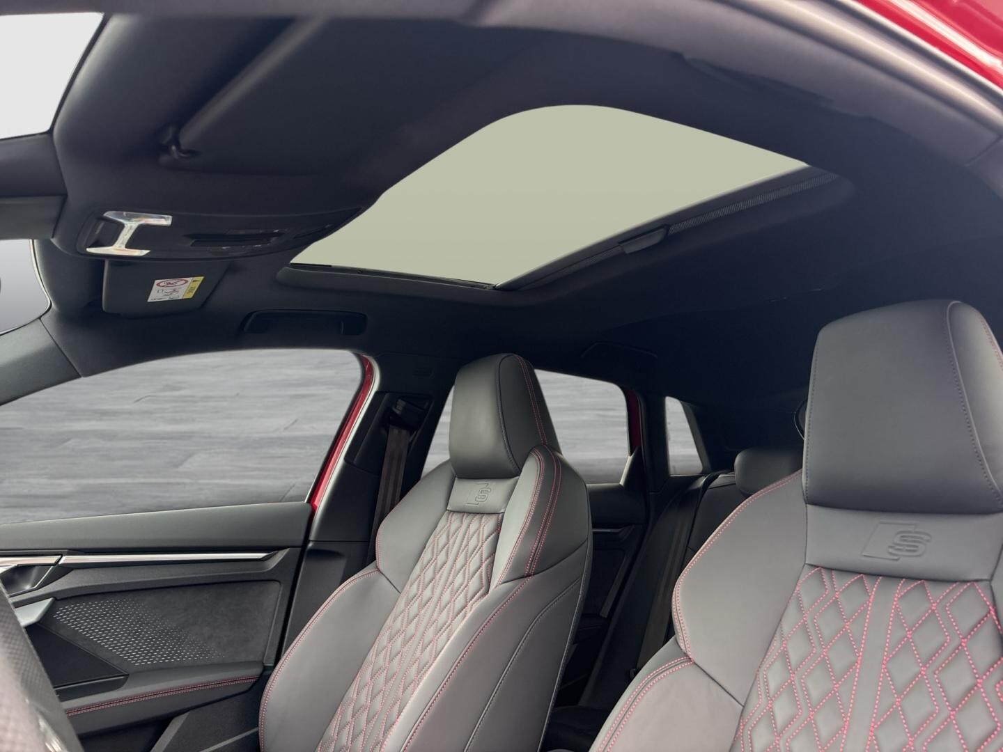Bild über Audi S3 Sportback TFSI quattro S tronic - für weitere Informationen kontaktieren Sie den Audi Partner