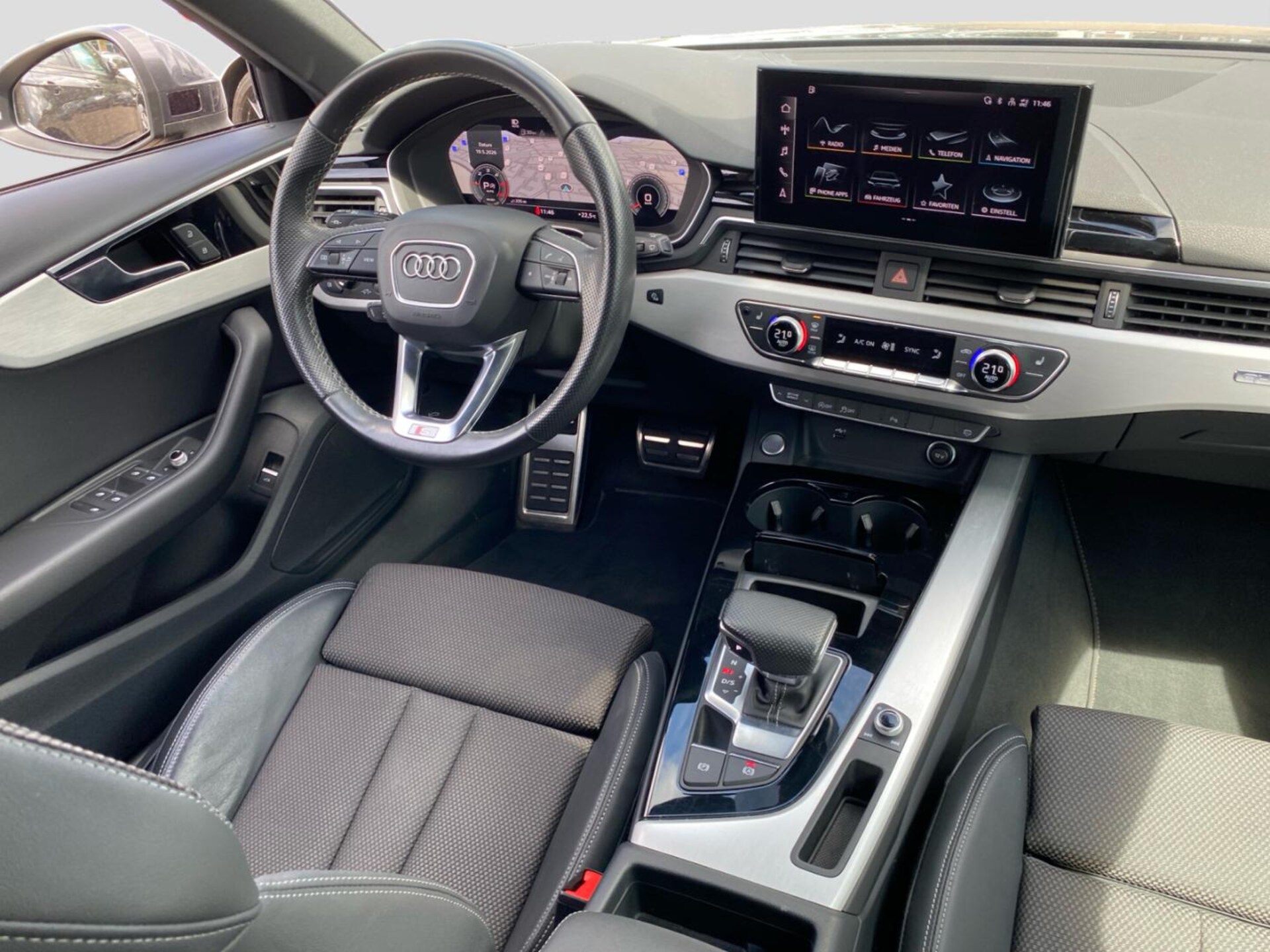 Audi A4 Avant S line