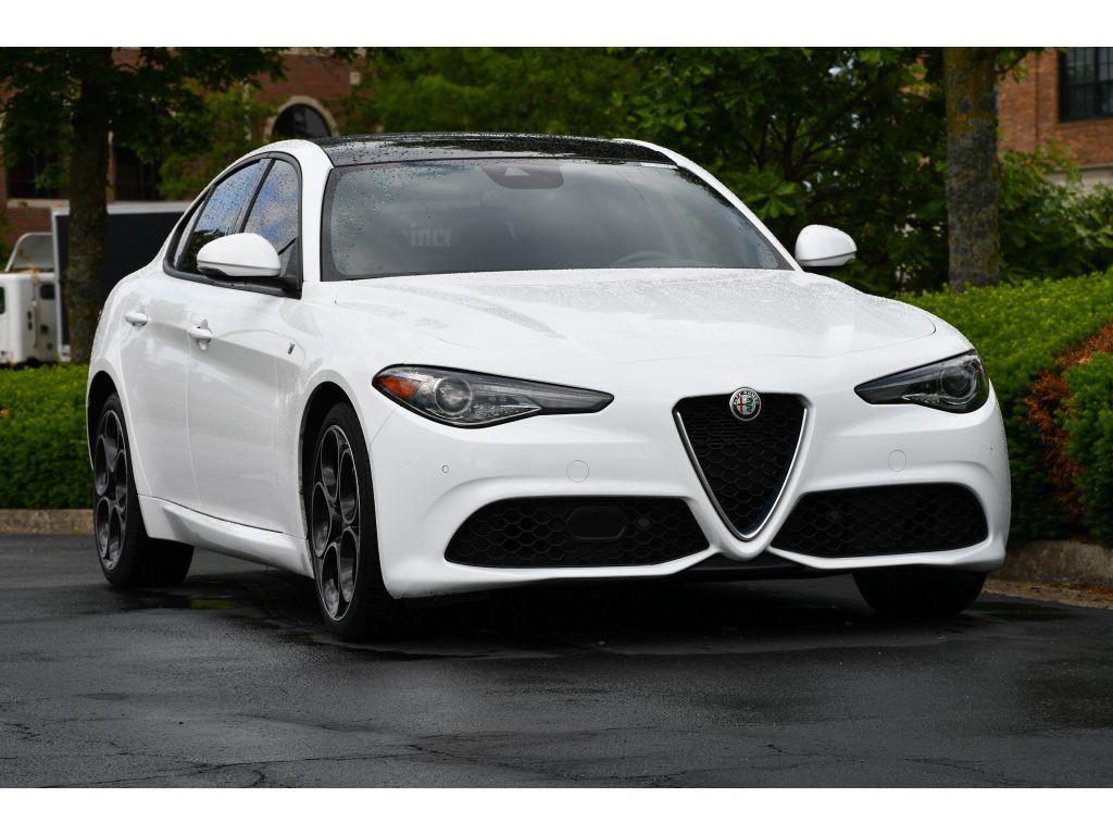2022 Alfa Romeo Giulia 2.0 Ti Auto AWD's photo