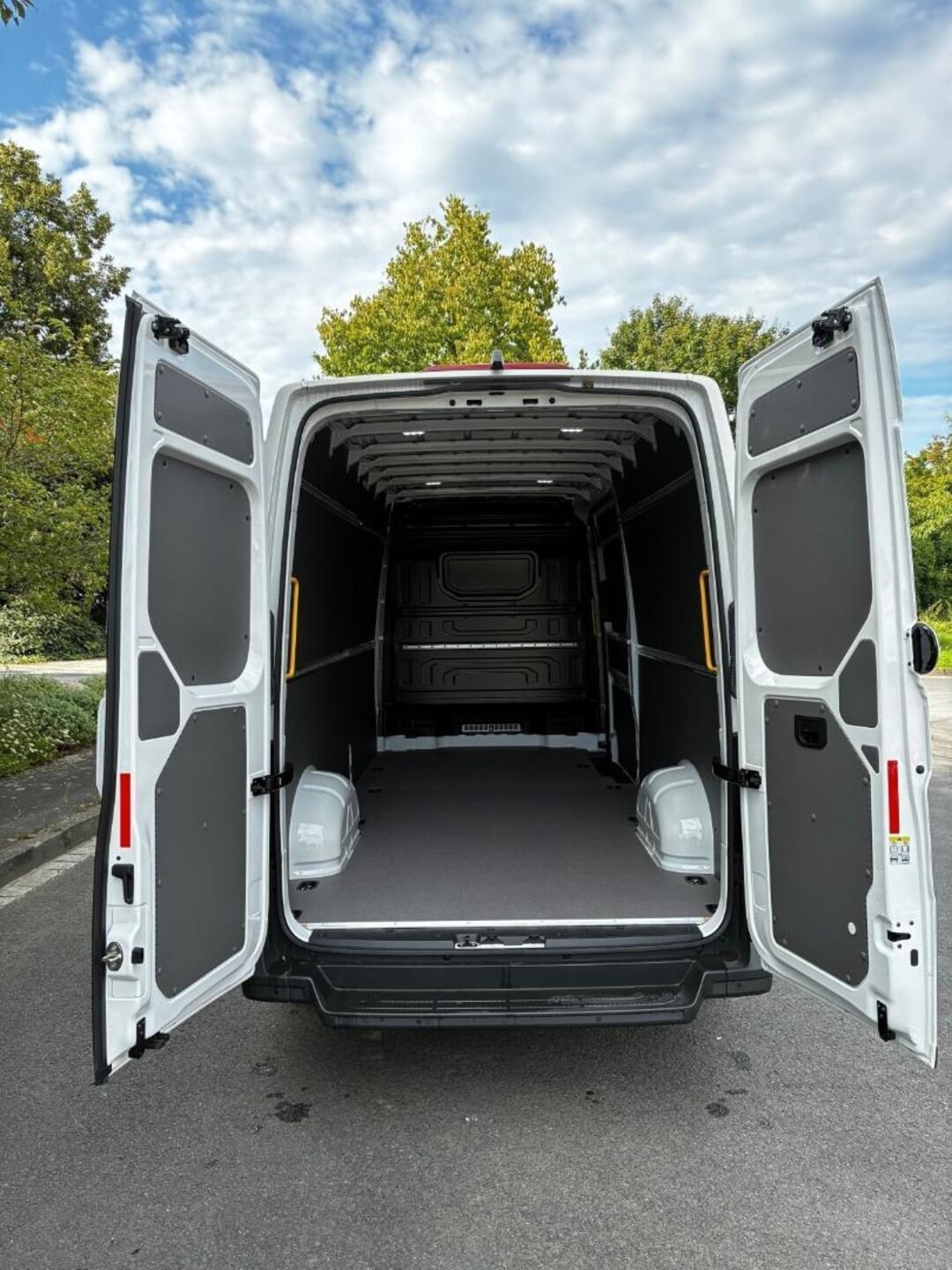 Volkswagen Crafter Kasten langer Radstand