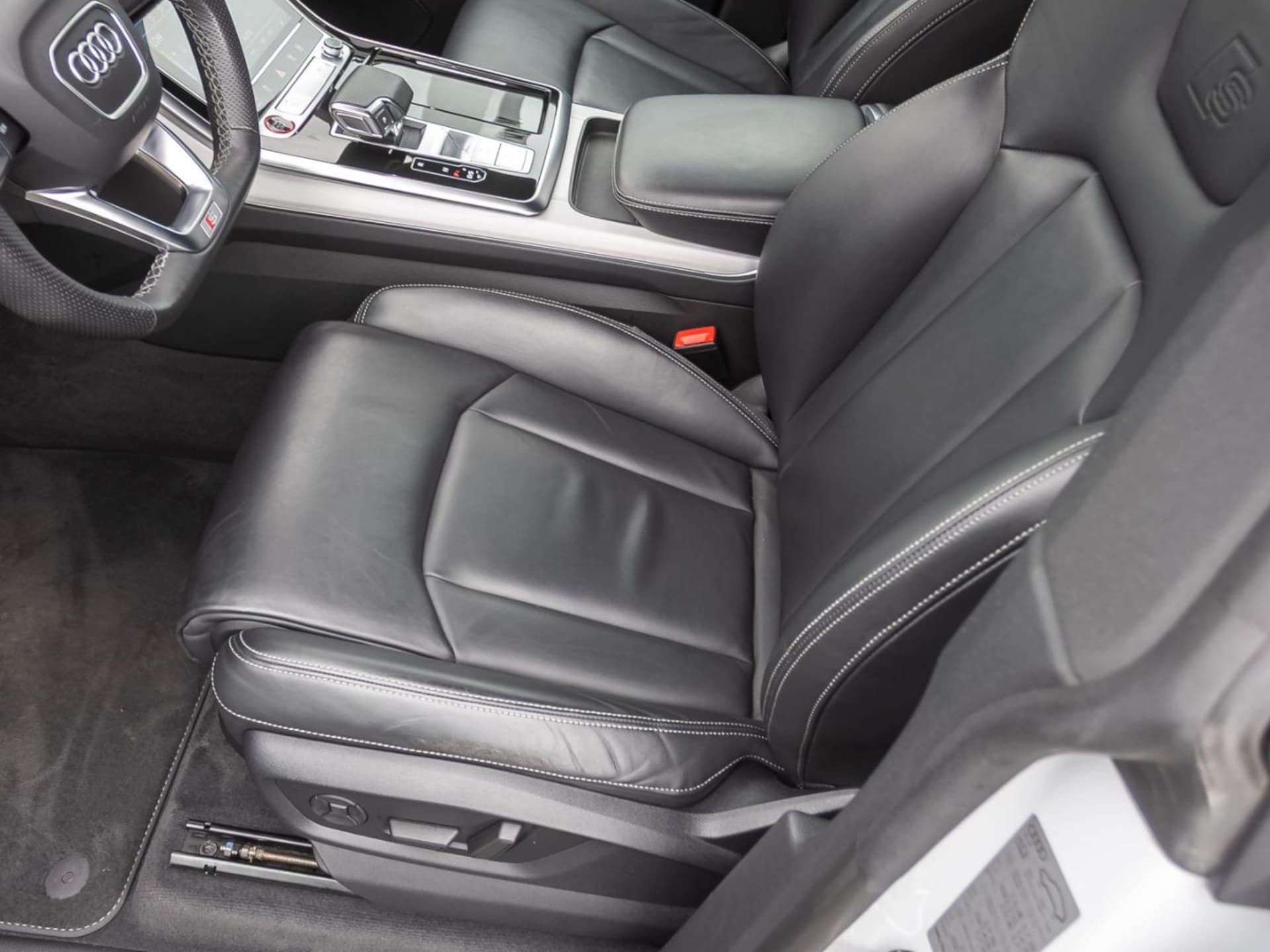 Audi SQ8 SUV