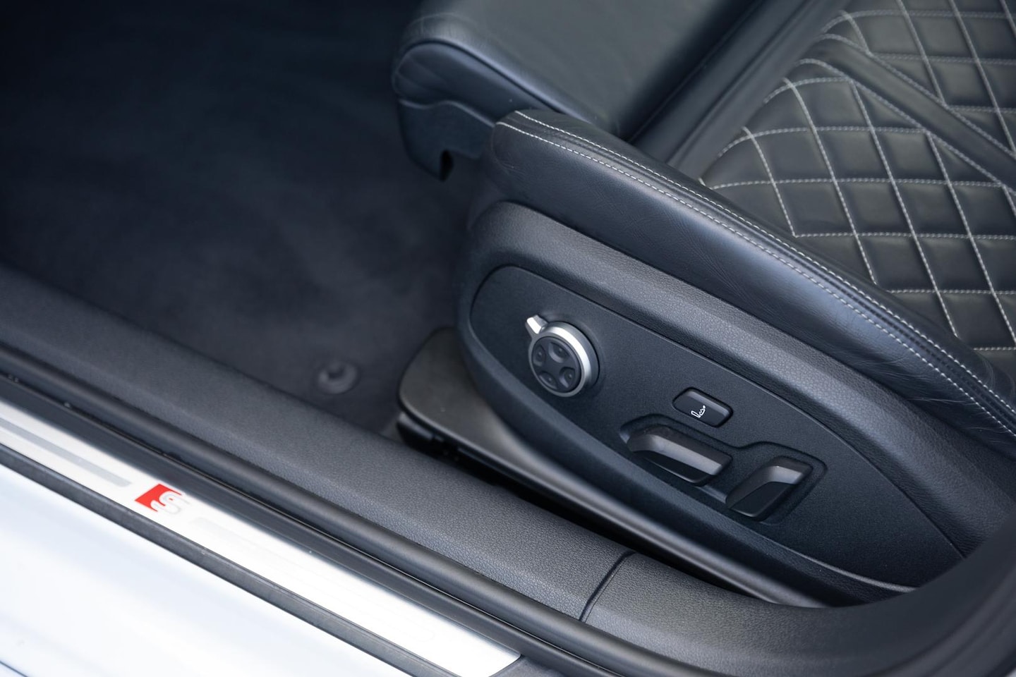 Image about Audi S4 Sedan TFSI quattro tiptronic