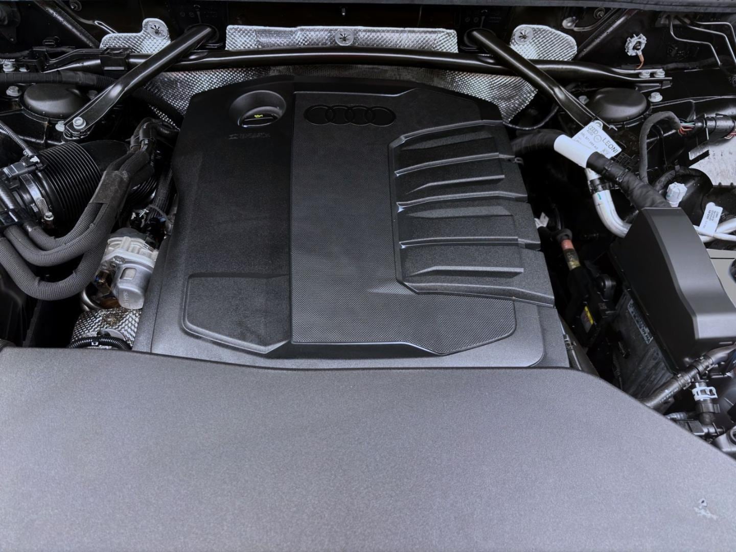 Bild über Audi Q5 SUV TDI quattro 150 kW S tronic - für weitere Informationen kontaktieren Sie den Audi Partner
