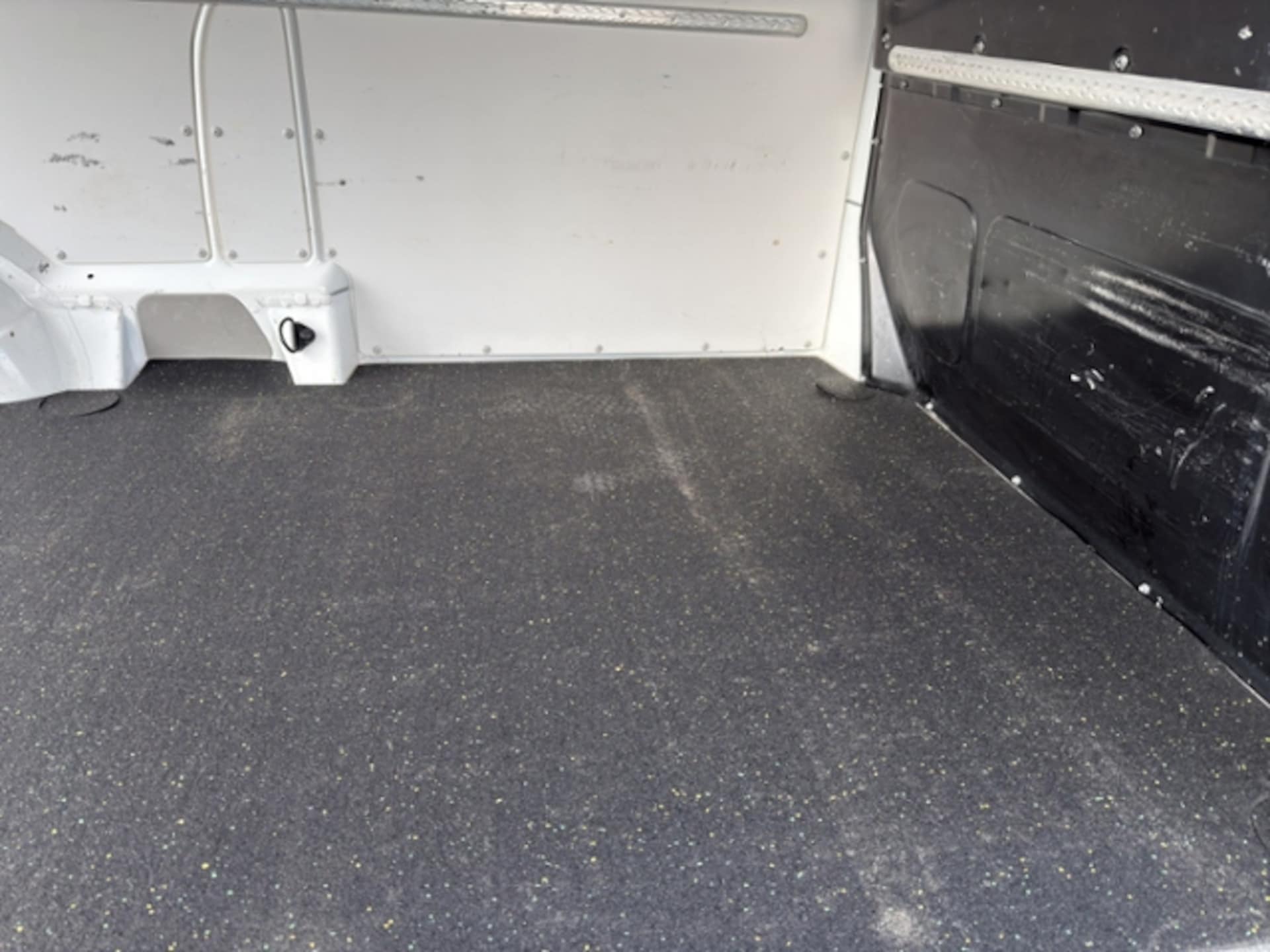 Volkswagen T6 Transporter Kasten langer Radstand