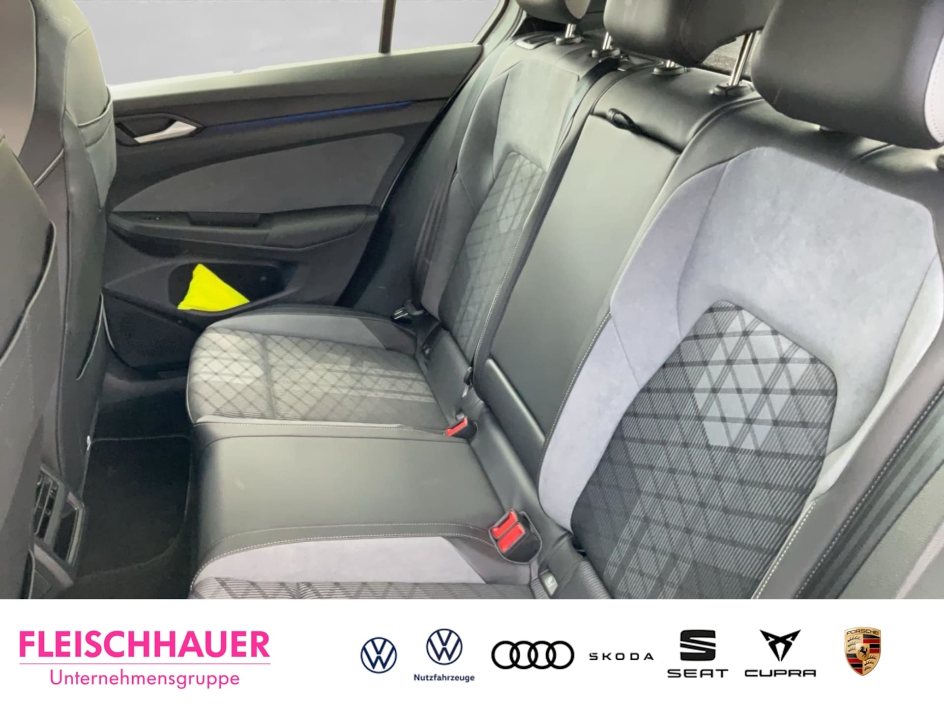 Volkswagen Golf R-Line