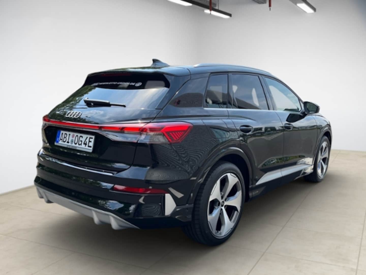 Bild über Audi Q4 SUV e-tron e-tron performance 210 kW - für weitere Informationen kontaktieren Sie den Audi Partner