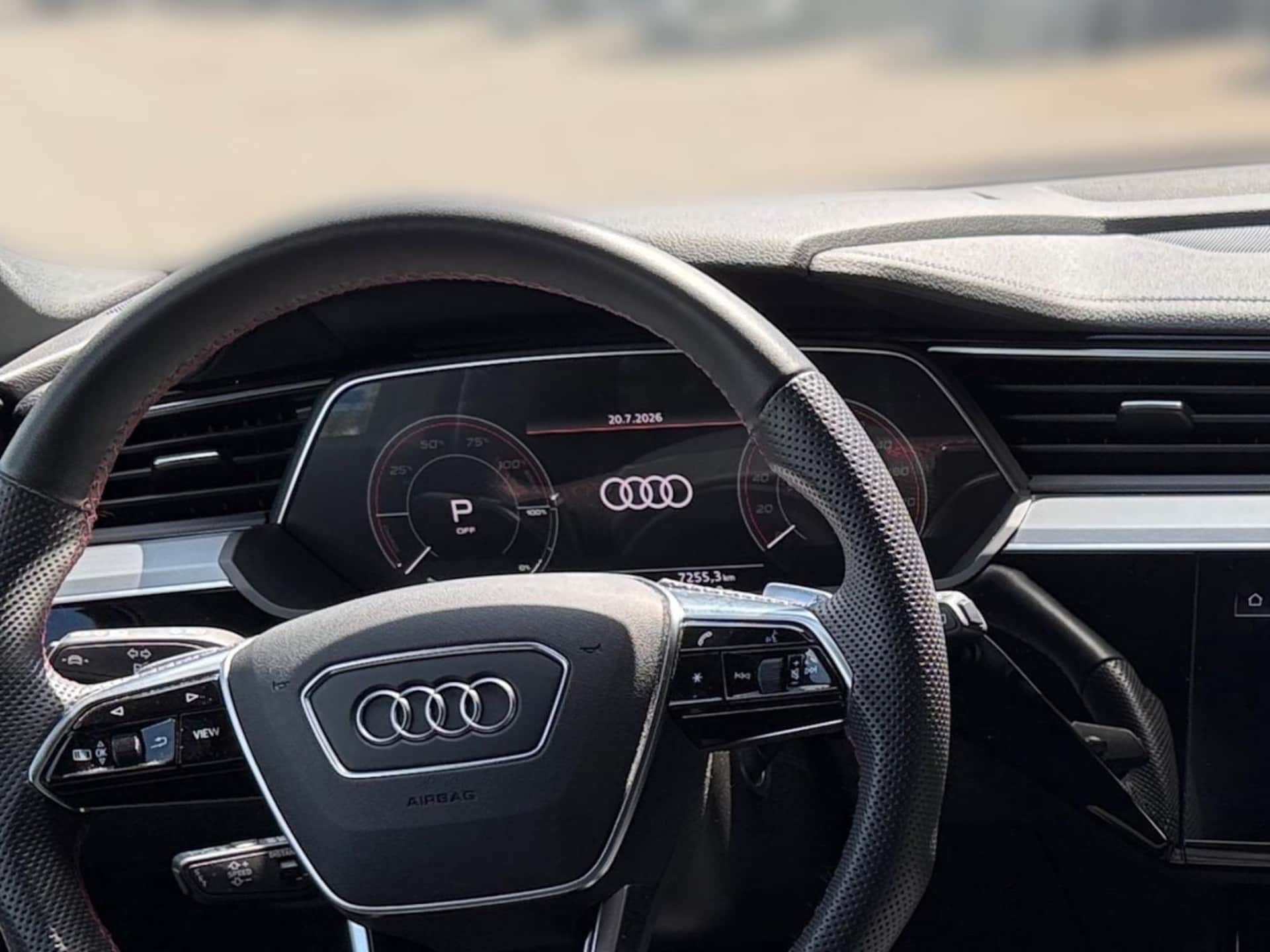 Audi Q8 e-tron S line