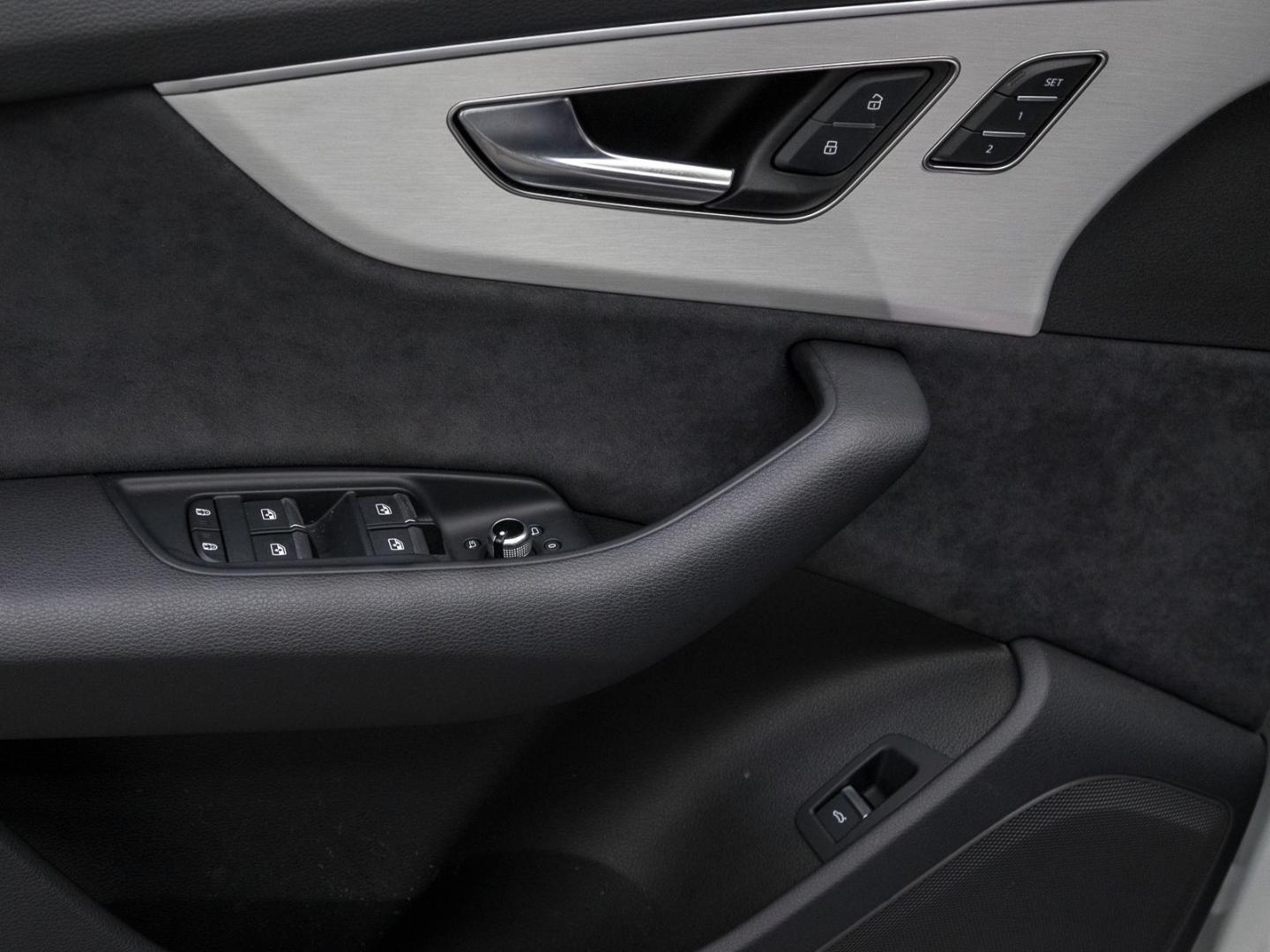 Image about Audi Q7 SUV S line 45 TDI quattro tiptronic
