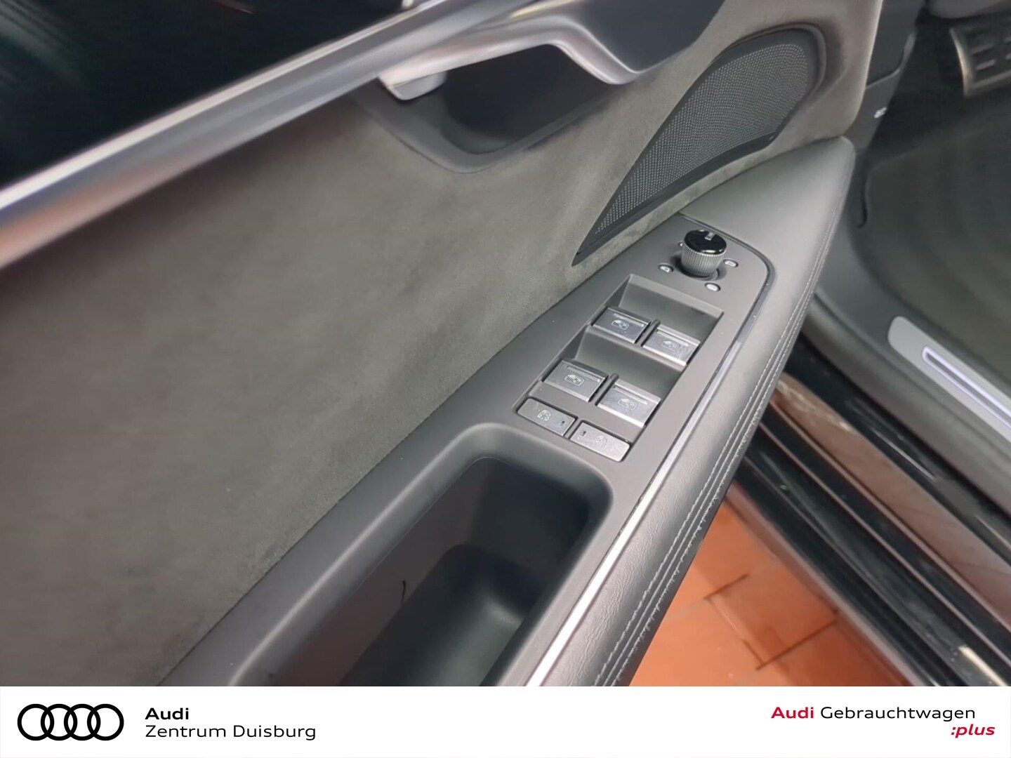 Image about Audi S8 TFSI quattro tiptronic