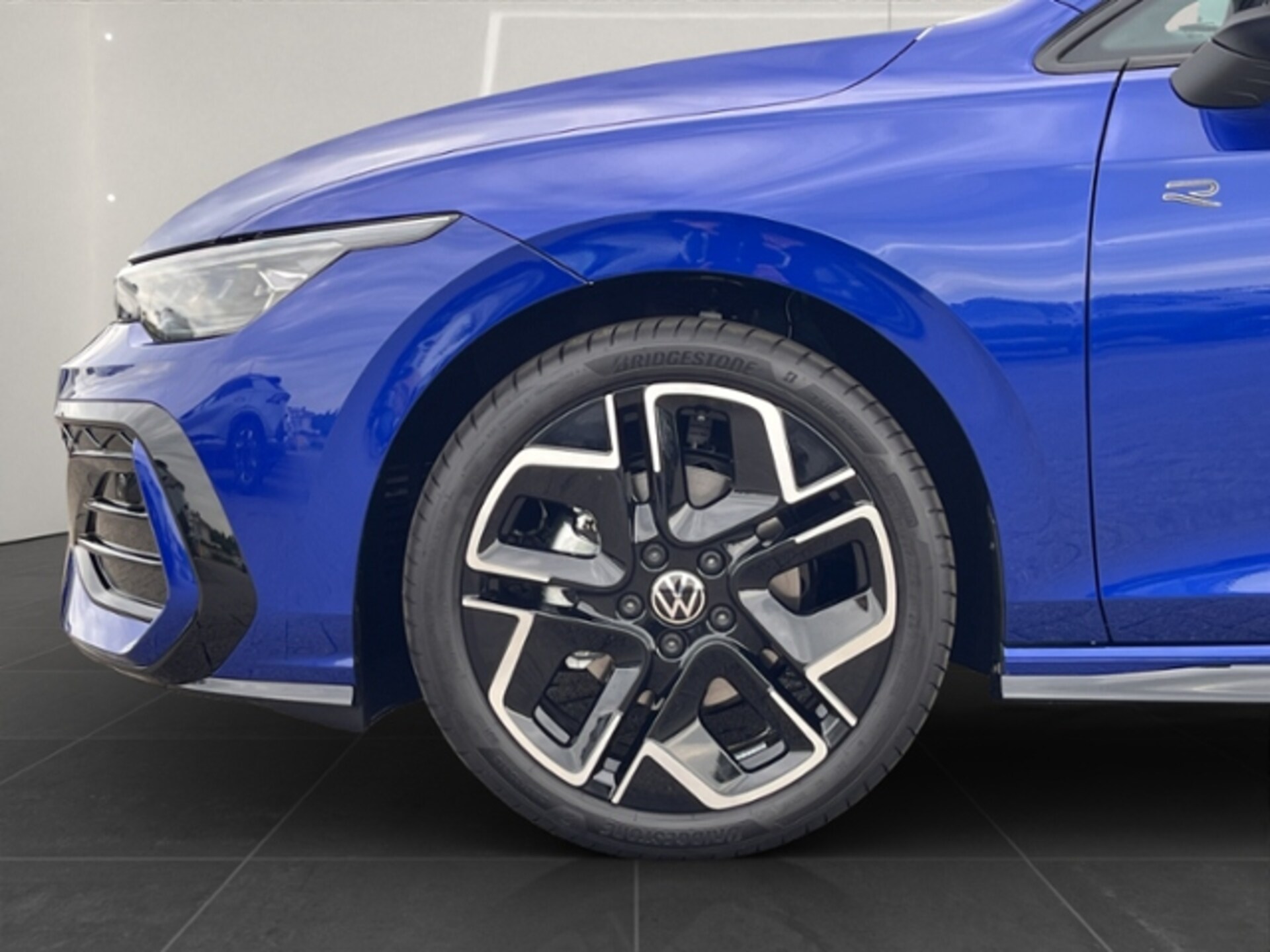 Volkswagen Golf R-Line