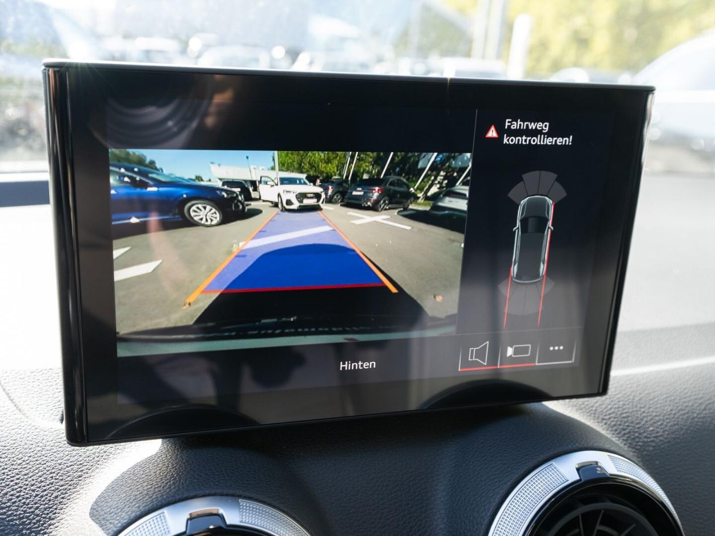 Bild über Audi Q2 advanced 35 TFSI S tronic - für weitere Informationen kontaktieren Sie den Audi Partner