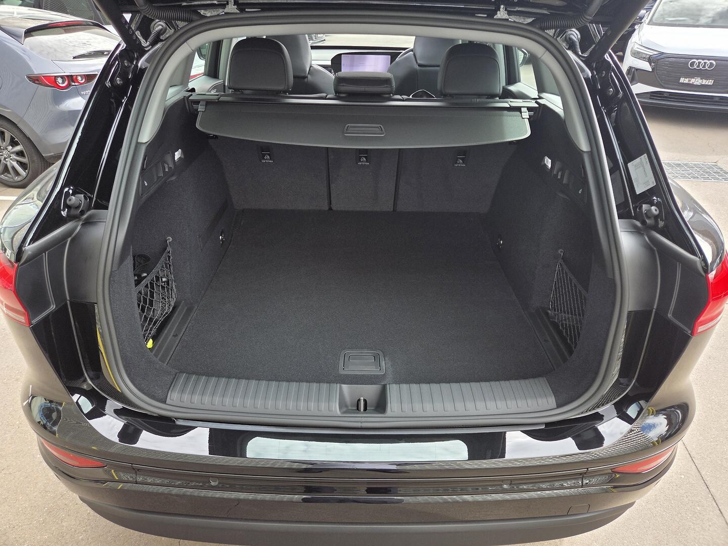 Image about Audi Q6 SUV e-tron e-tron