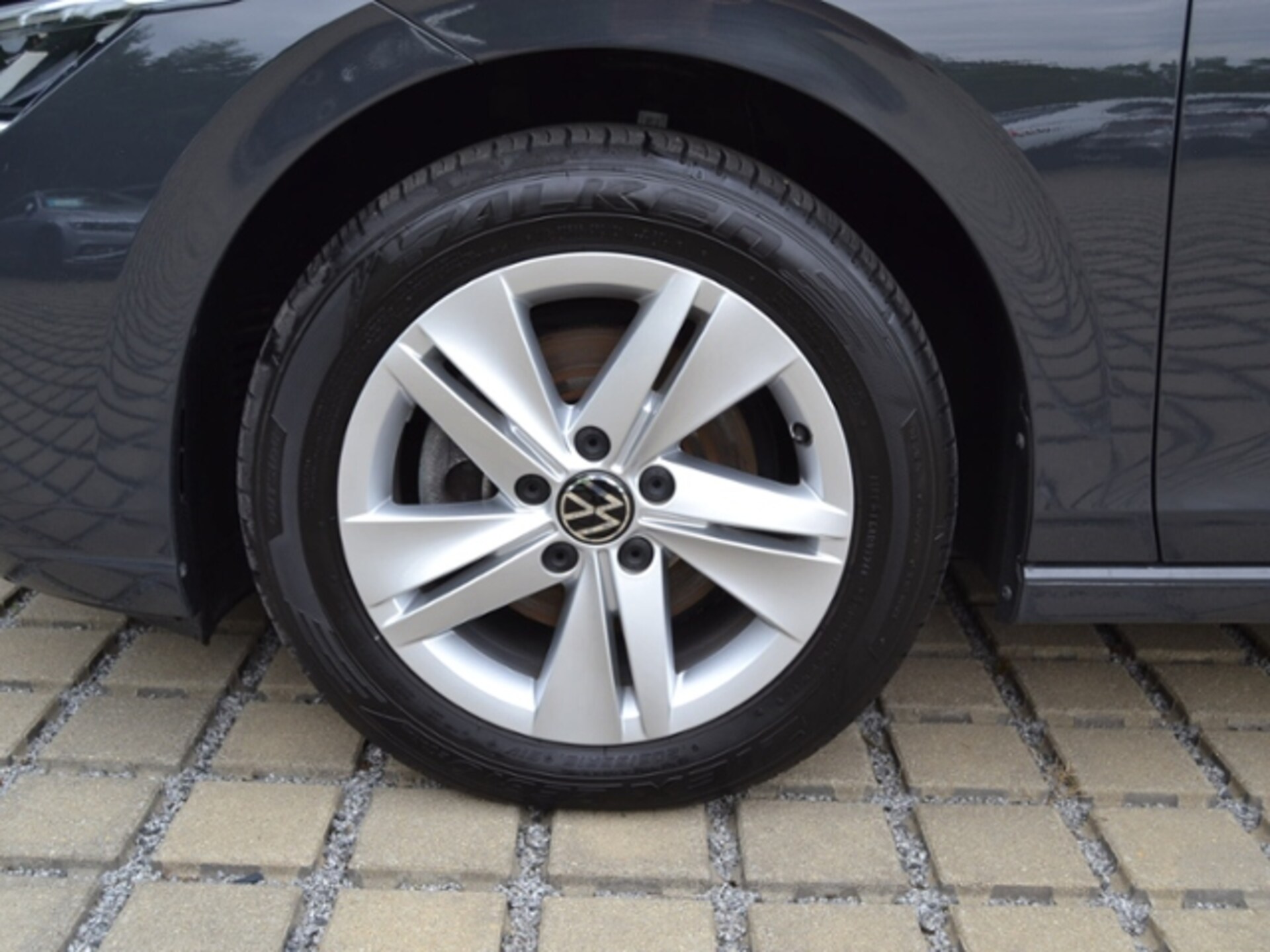 Volkswagen Golf Life