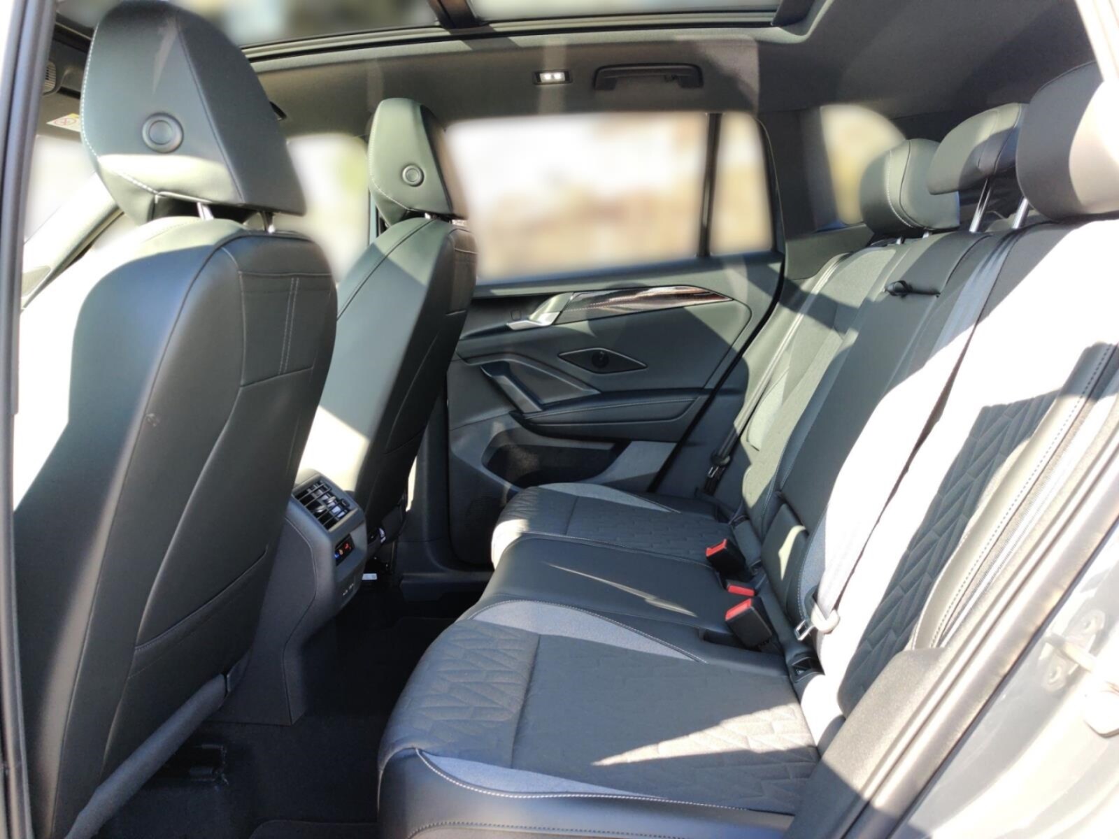 Volkswagen Tiguan – Bild 11