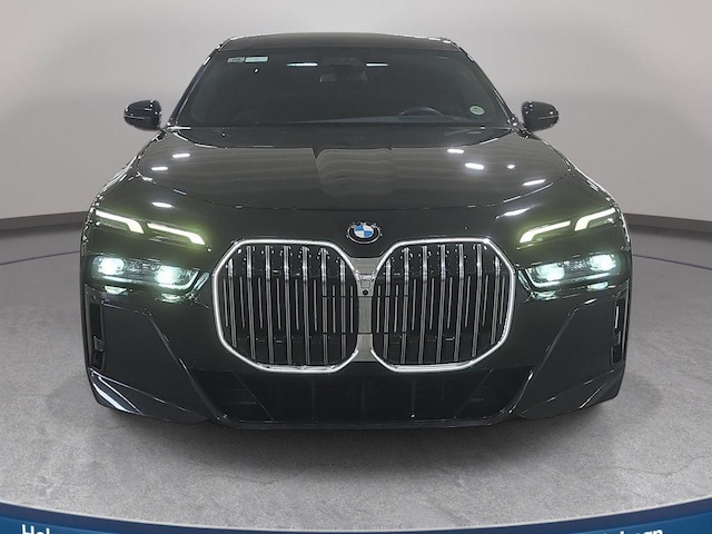 2023 BMW 760
