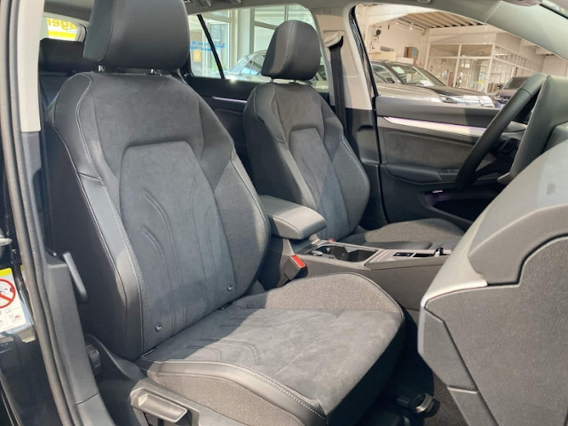 Volkswagen Golf Variant Life
