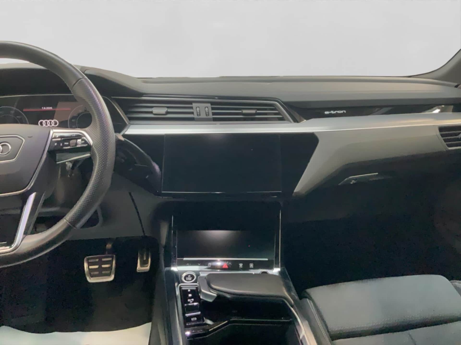 Audi Q8 Sportback e-tron Advanced