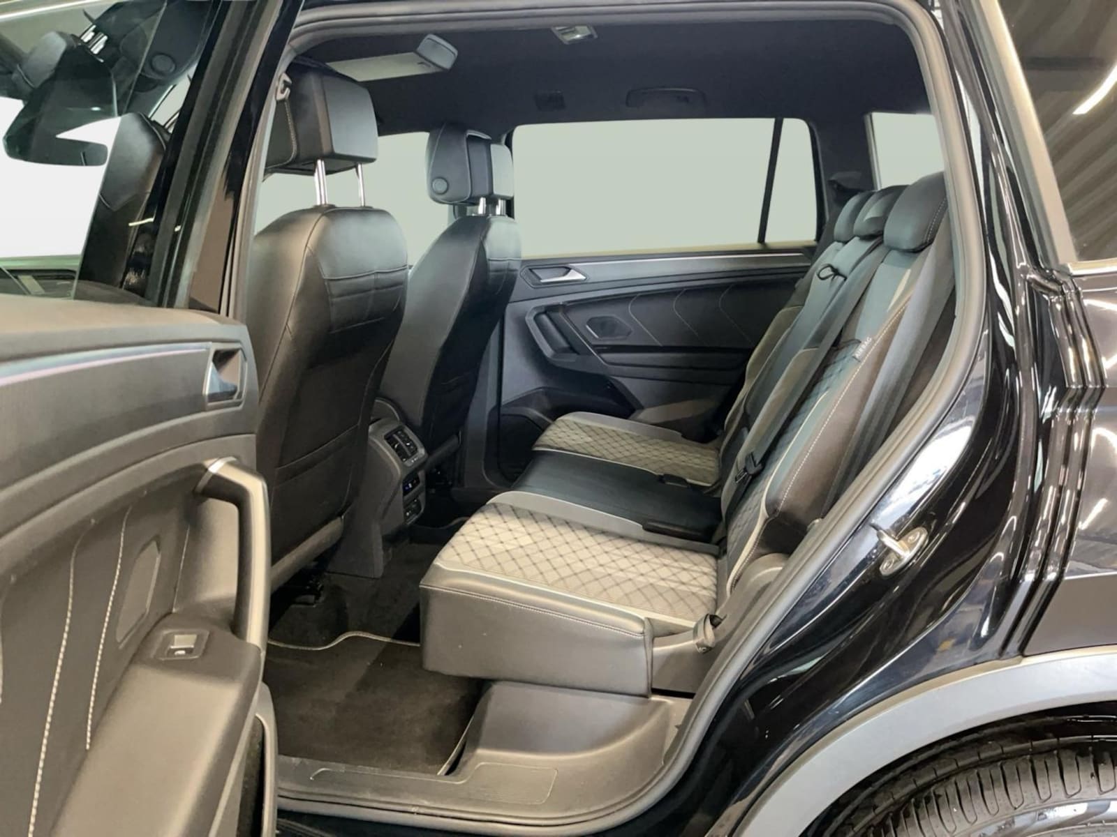 Volkswagen Tiguan Allspace – Bild 11
