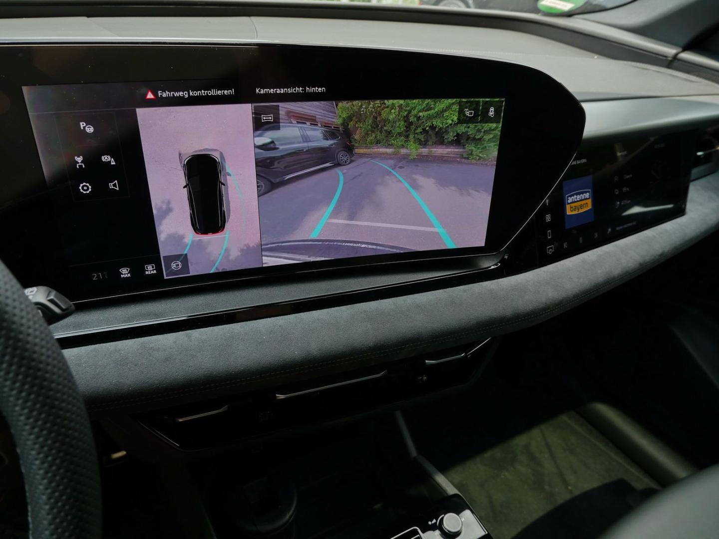 Image about Audi Q6 SUV e-tron e-tron quattro
