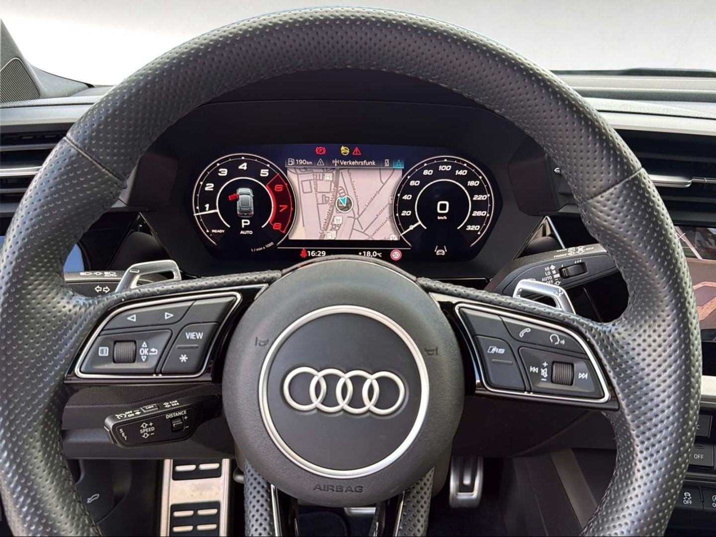 Bild über Audi RS 3 Sportback TFSI quattro S tronic - für weitere Informationen kontaktieren Sie den Audi Partner