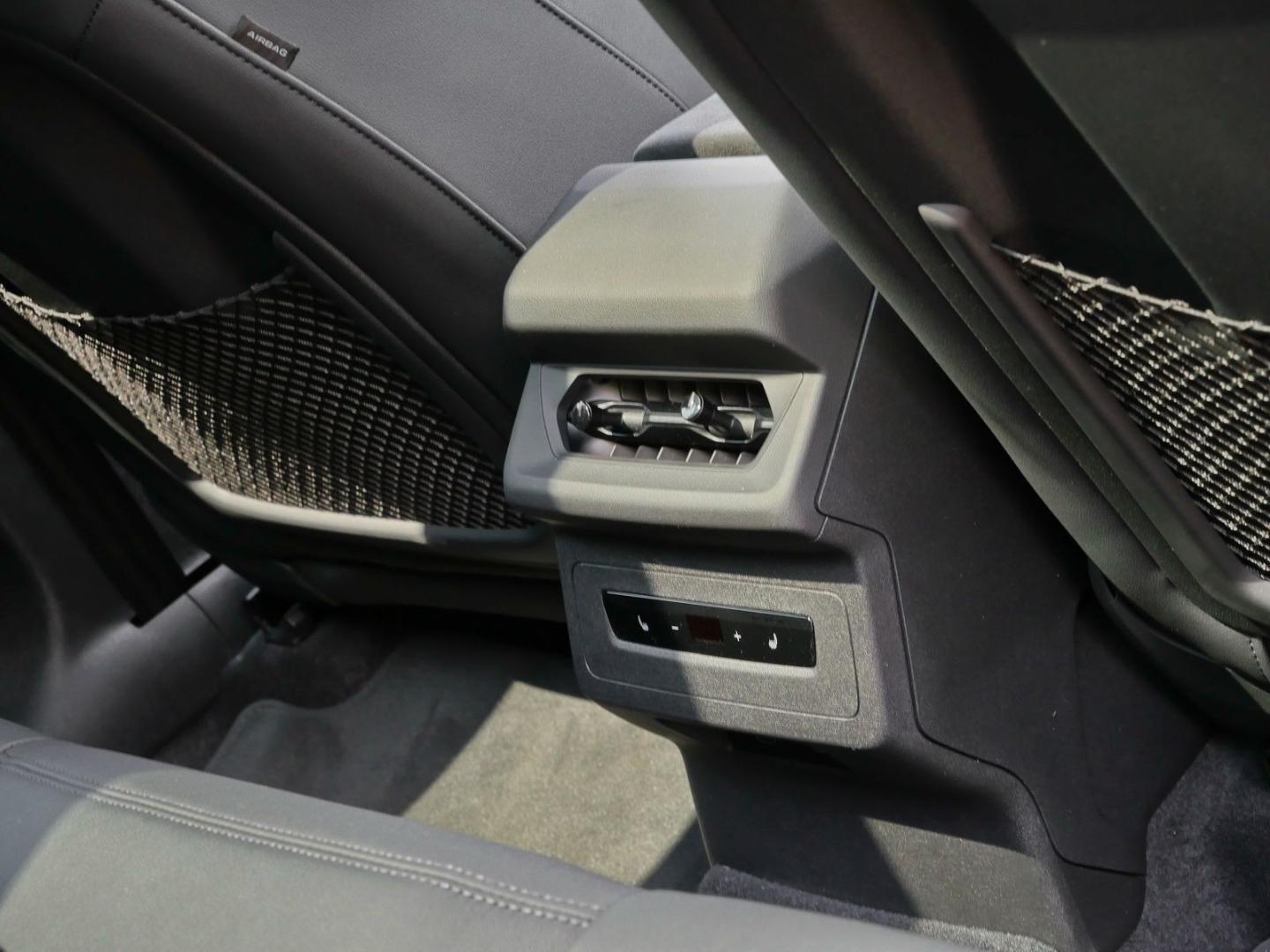 Image about Audi Q6 SUV e-tron e-tron quattro