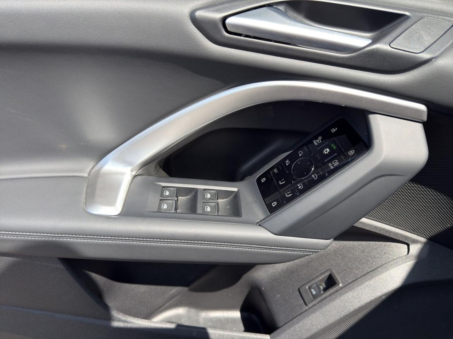 Bild über Audi Q5 SUV TFSI quattro 150 kW S tronic - für weitere Informationen kontaktieren Sie den Audi Partner