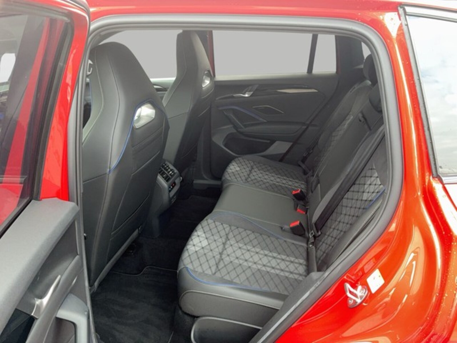 Volkswagen Tiguan – Bild 11