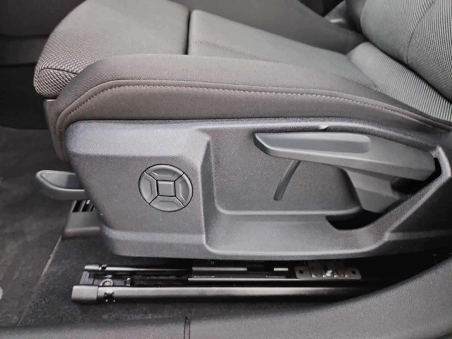 Bild über Audi A3 Sportback S line 35 TFSI S tronic - für weitere Informationen kontaktieren Sie den Audi Partner