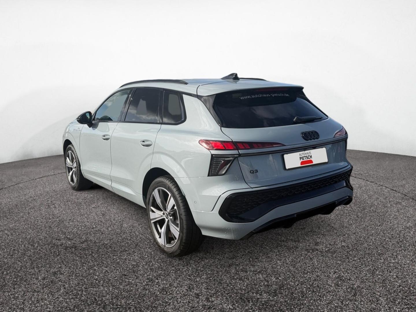 Bild über Audi Q3 SUV TFSI 110 kW S tronic - für weitere Informationen kontaktieren Sie den Audi Partner