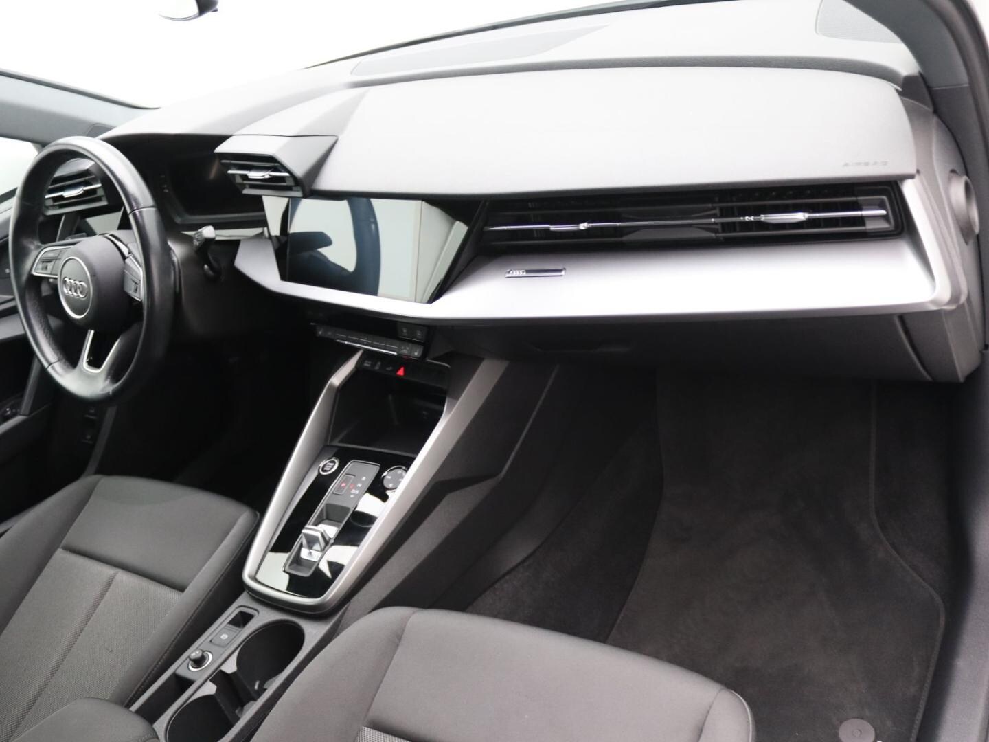 Bild über Audi A3 Sportback TFSI e 40 TFSI e S tronic - für weitere Informationen kontaktieren Sie den Audi Partner