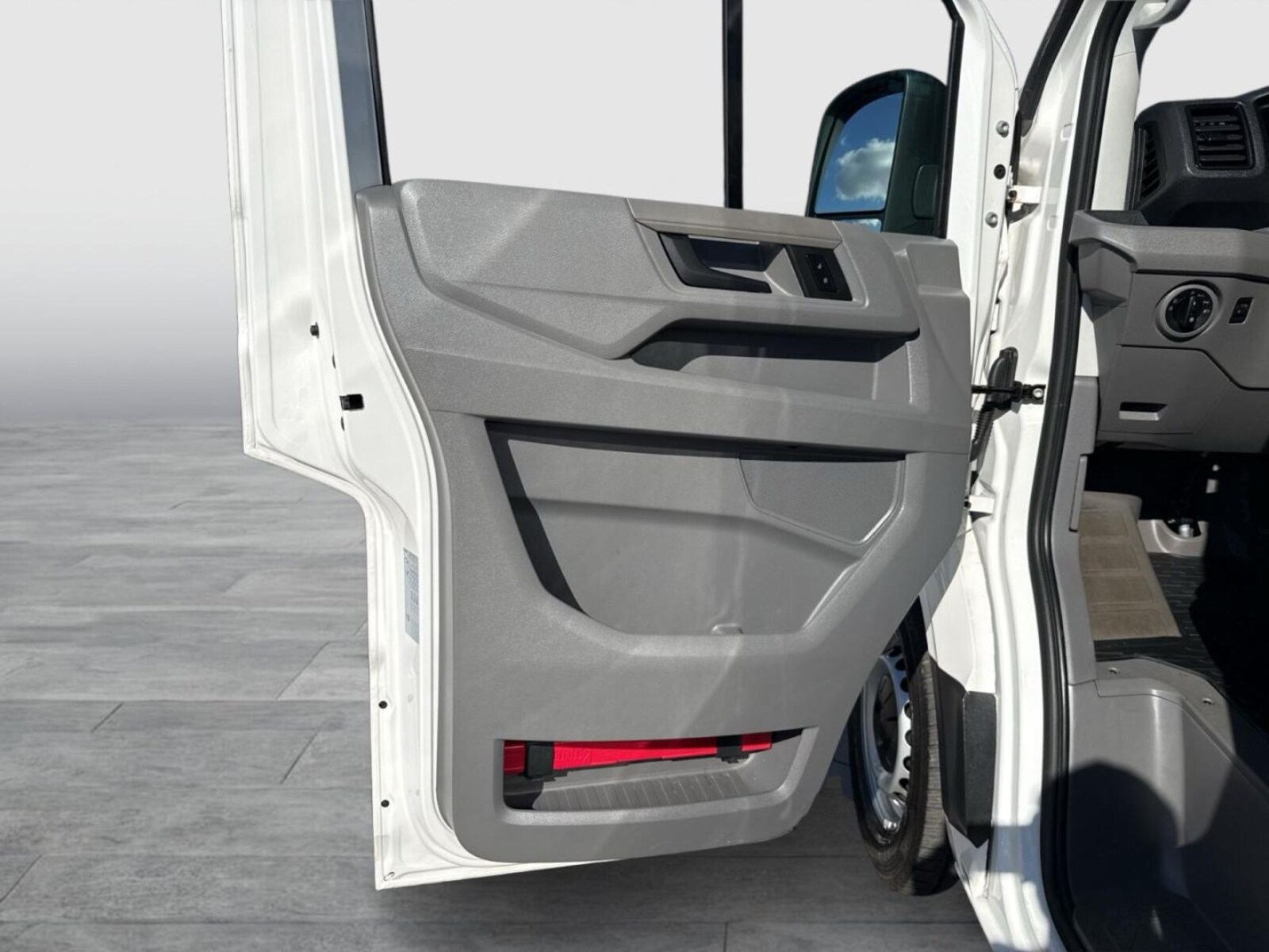 Volkswagen Crafter Kasten mittlerer Radstand – Bild 12