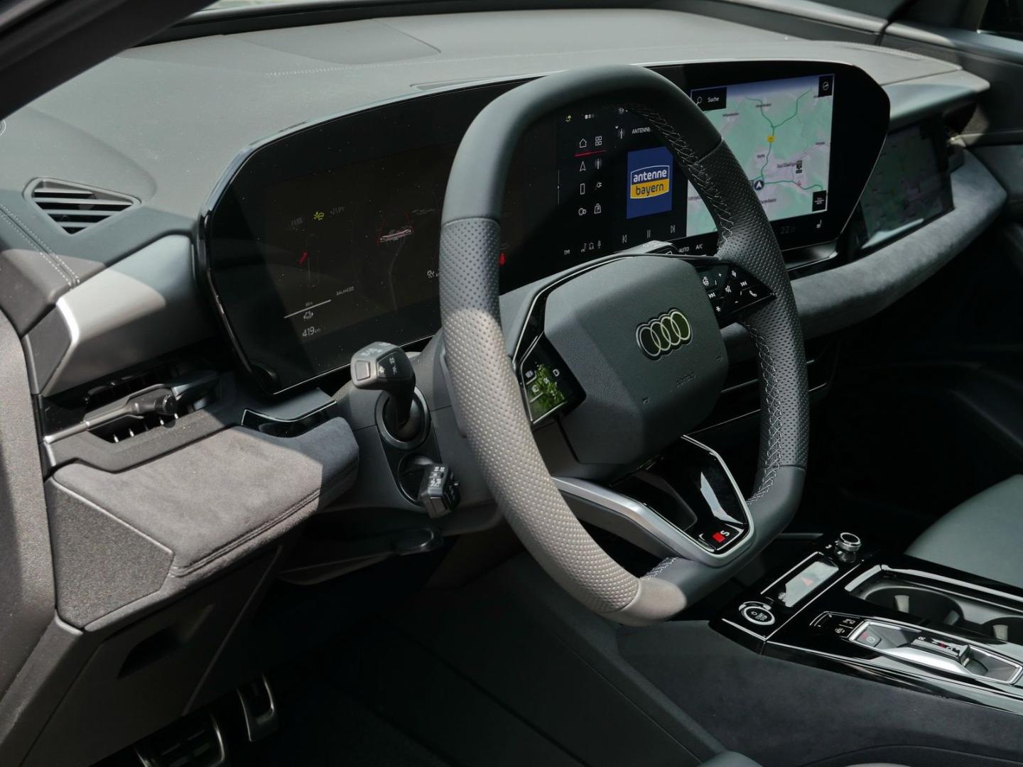 Image about Audi Q6 SUV e-tron e-tron quattro
