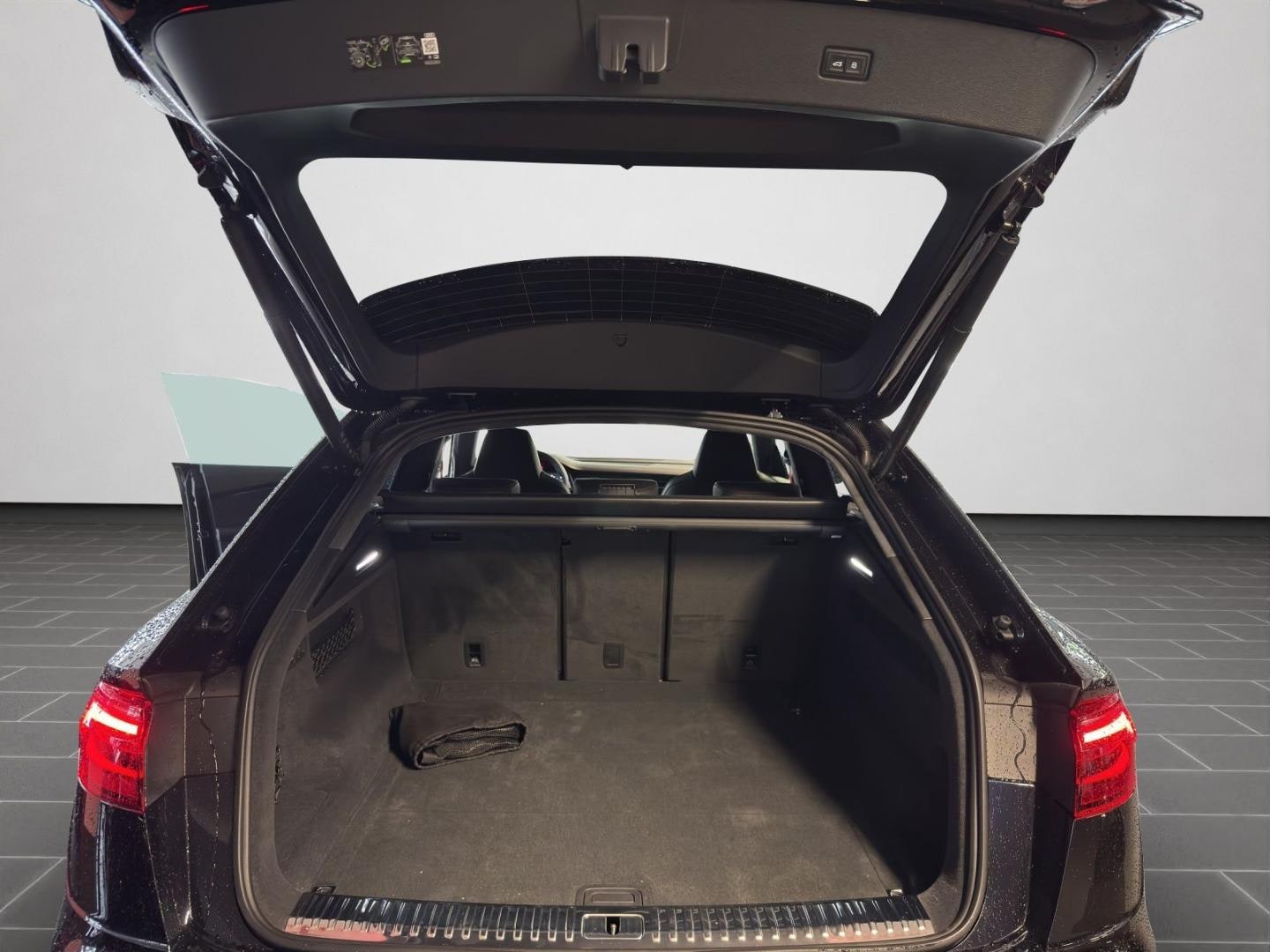 Bild über Audi Q8 SUV TDI quattro 210 kW tiptronic - für weitere Informationen kontaktieren Sie den Audi Partner