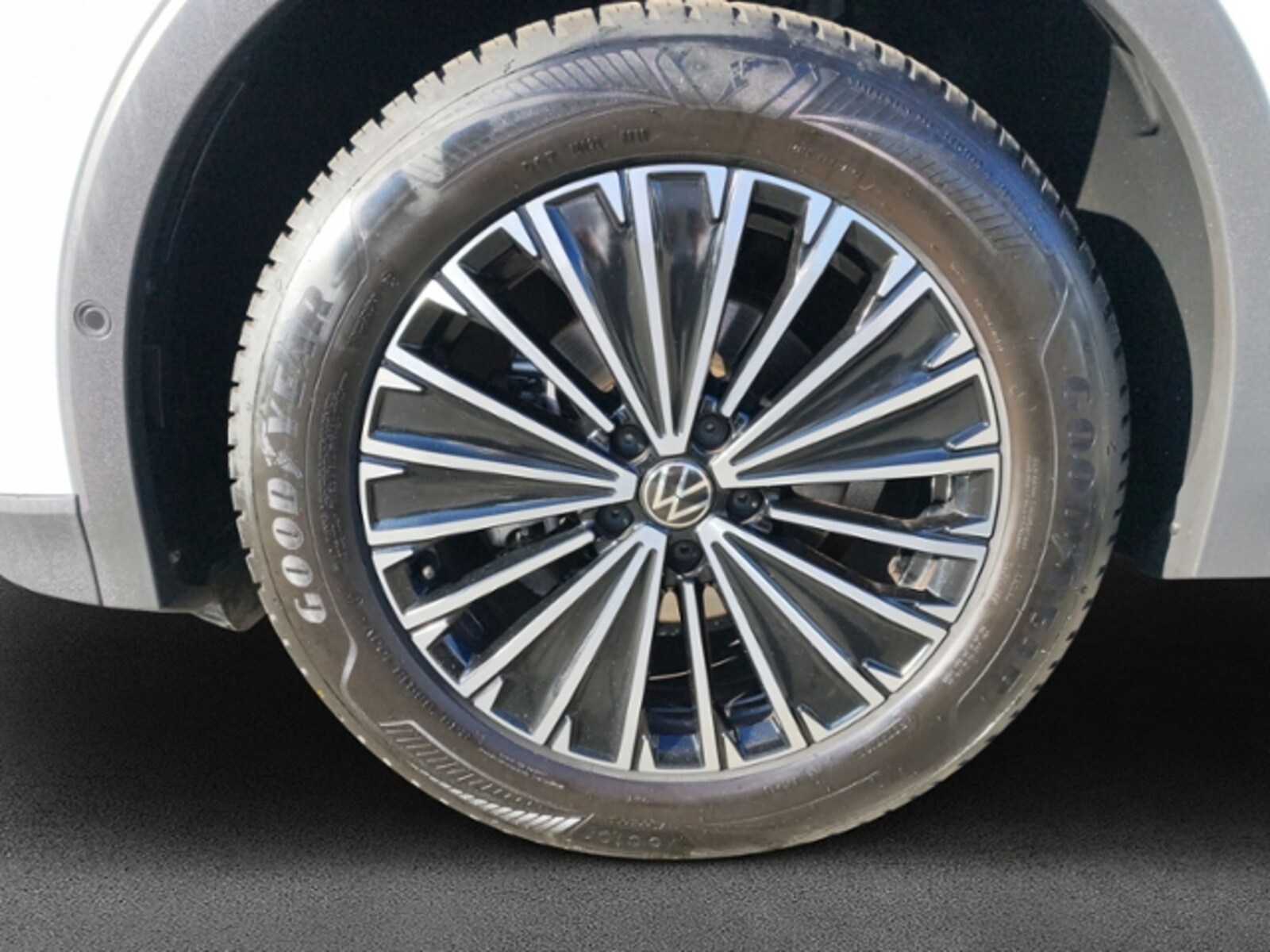 Volkswagen Tiguan – Bild 8