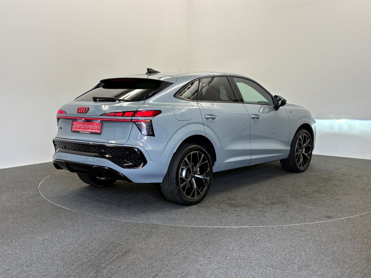 Bild über Audi Q3 Sportback e-hybrid e-hybrid 200 kW S tronic - für weitere Informationen kontaktieren Sie den Audi Partner