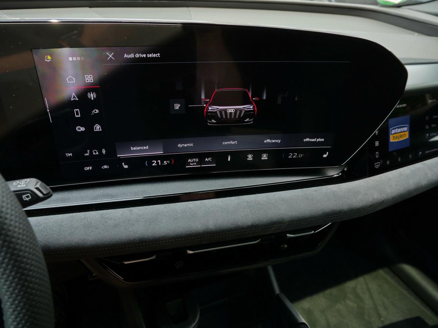 Image about Audi Q6 SUV e-tron e-tron quattro