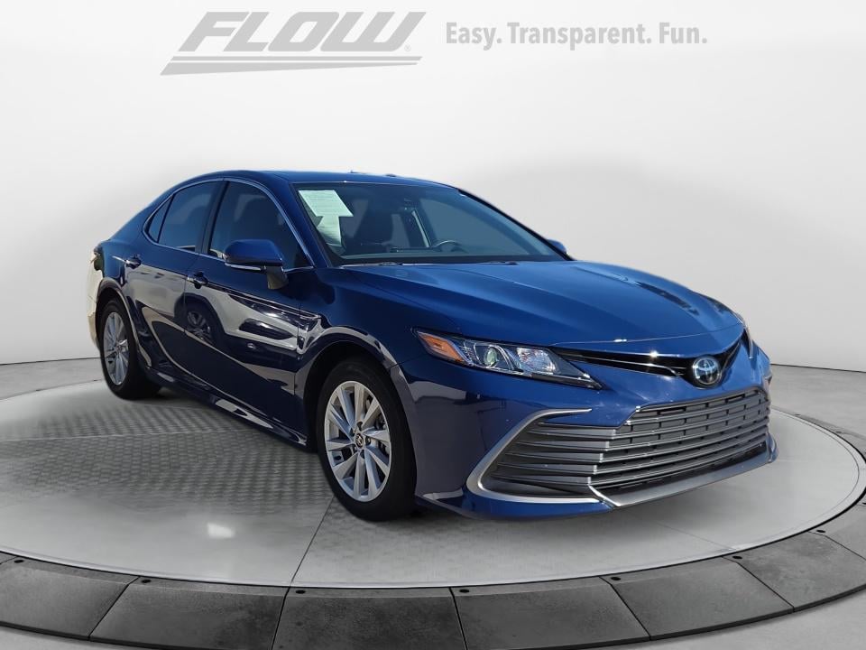 2024 Toyota Camry LE's photo
