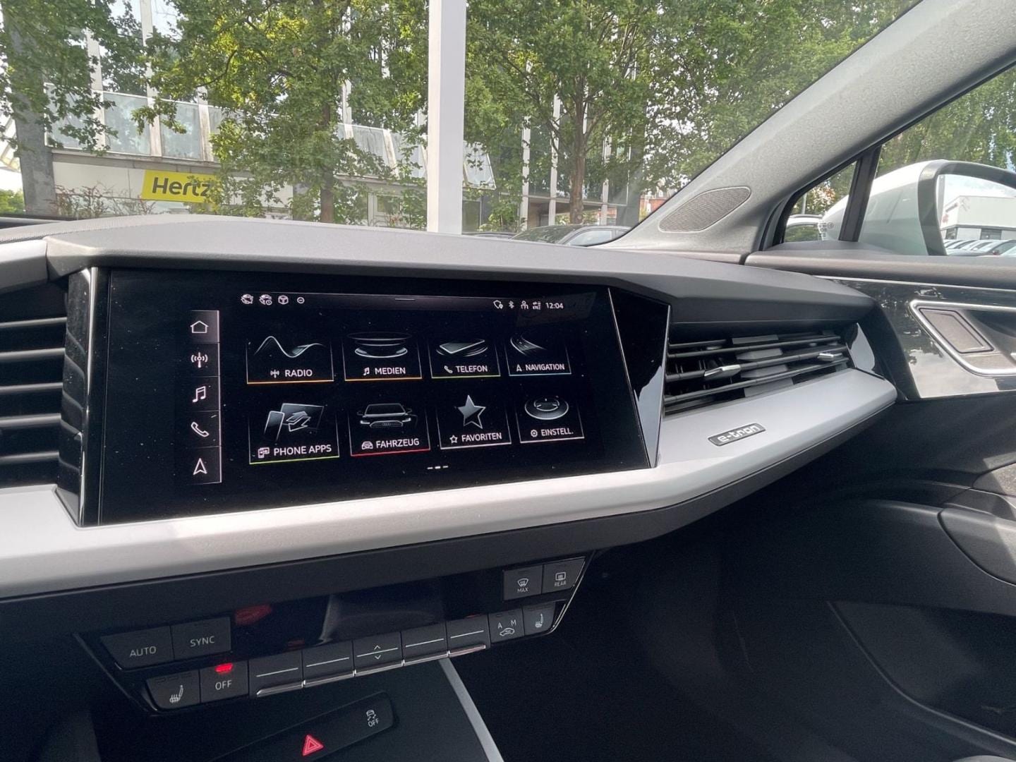 Bild über Audi Q4 e-tron 40 e-tron - für weitere Informationen kontaktieren Sie den Audi Partner