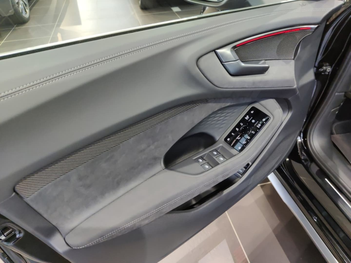 Bild über Audi S5 Avant TFSI 270 kW S tronic - für weitere Informationen kontaktieren Sie den Audi Partner