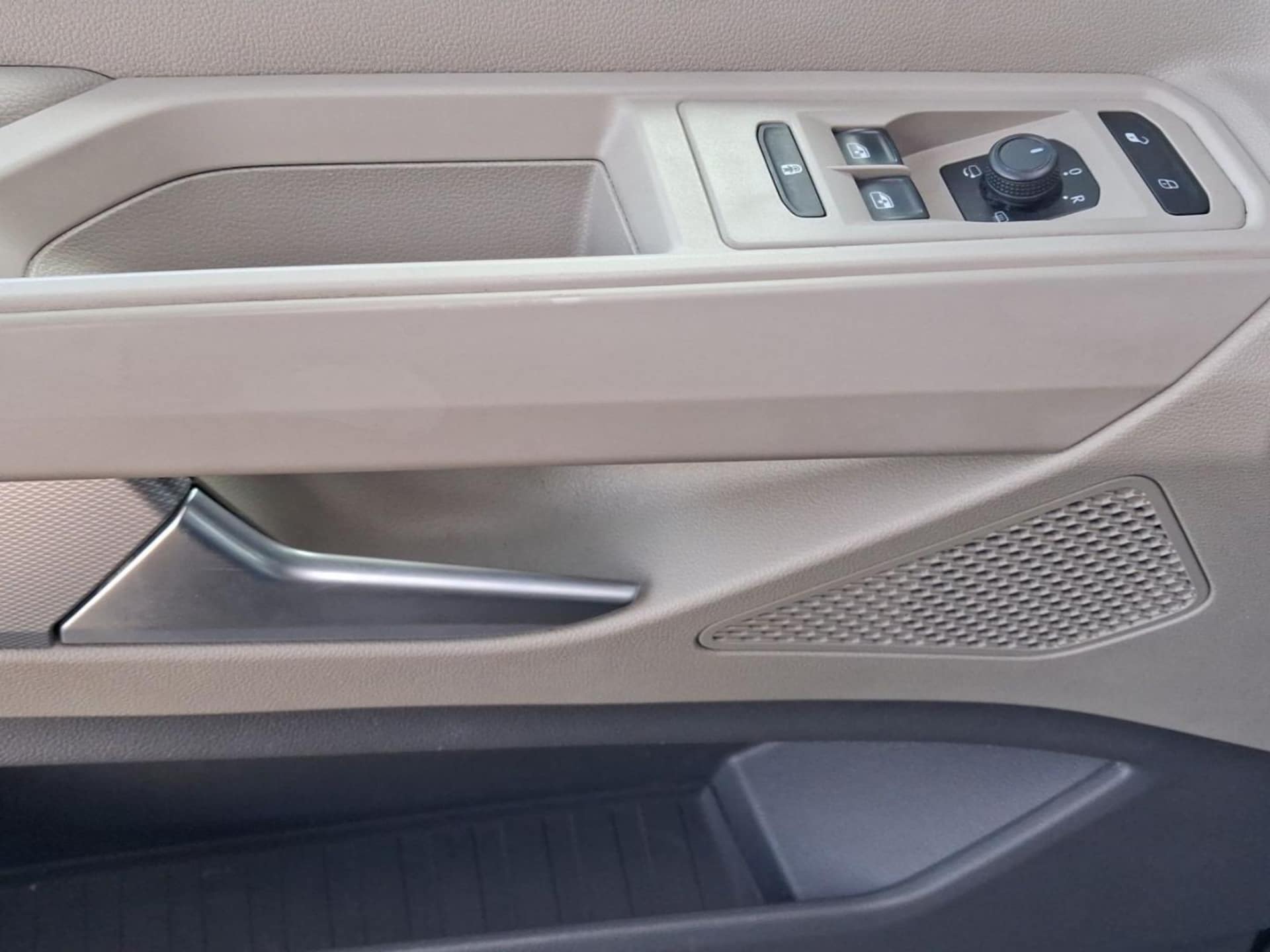 Volkswagen Multivan Basis-Modell