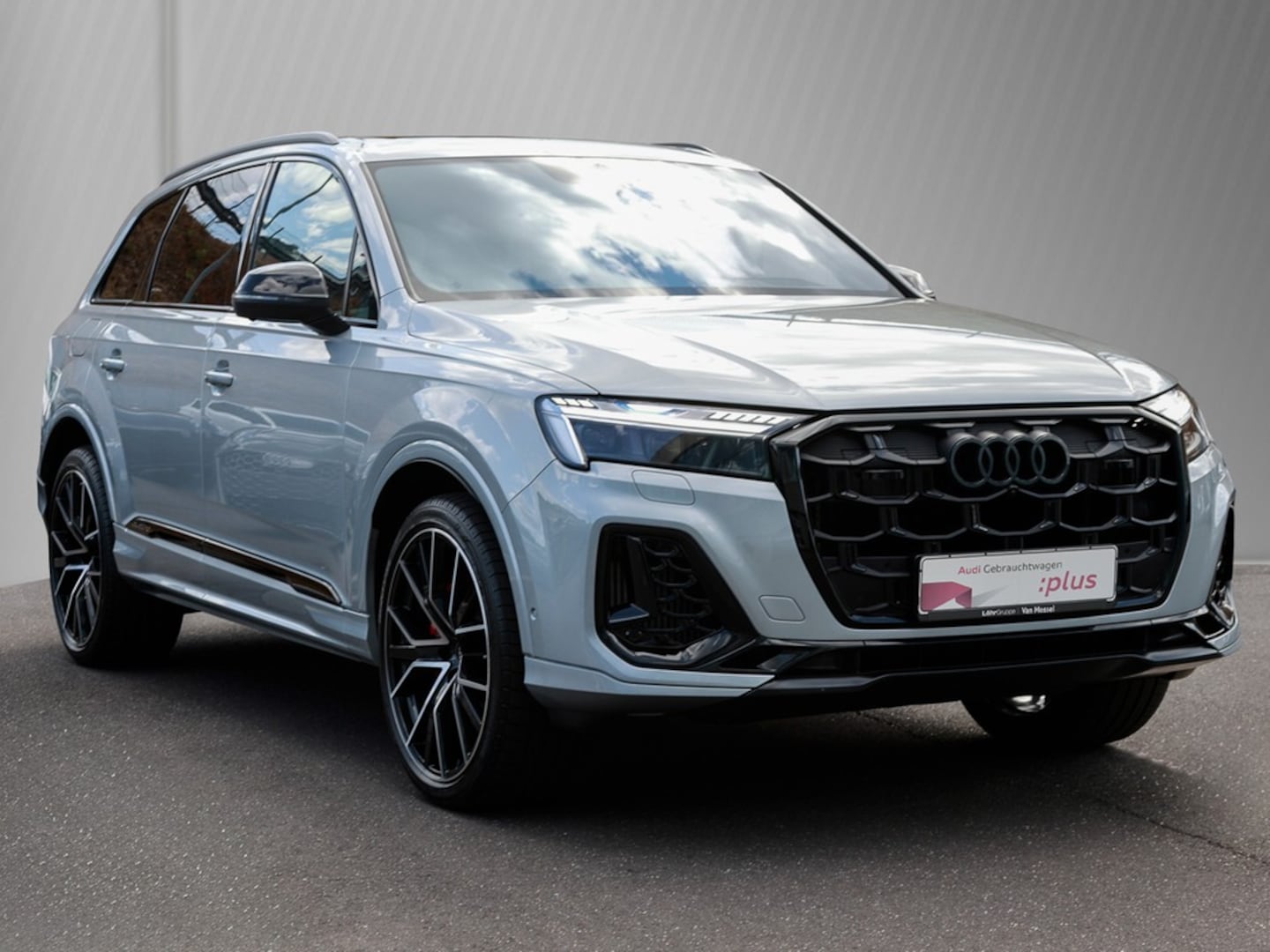 Bild über Audi SQ7 SUV TFSI quattro 373 kW tiptronic - für weitere Informationen kontaktieren Sie den Audi Partner