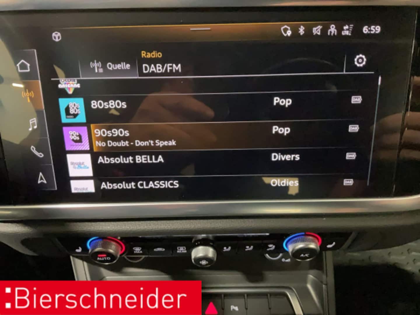Bild über Audi Q3 S line 40 TFSI quattro S tronic - für weitere Informationen kontaktieren Sie den Audi Partner