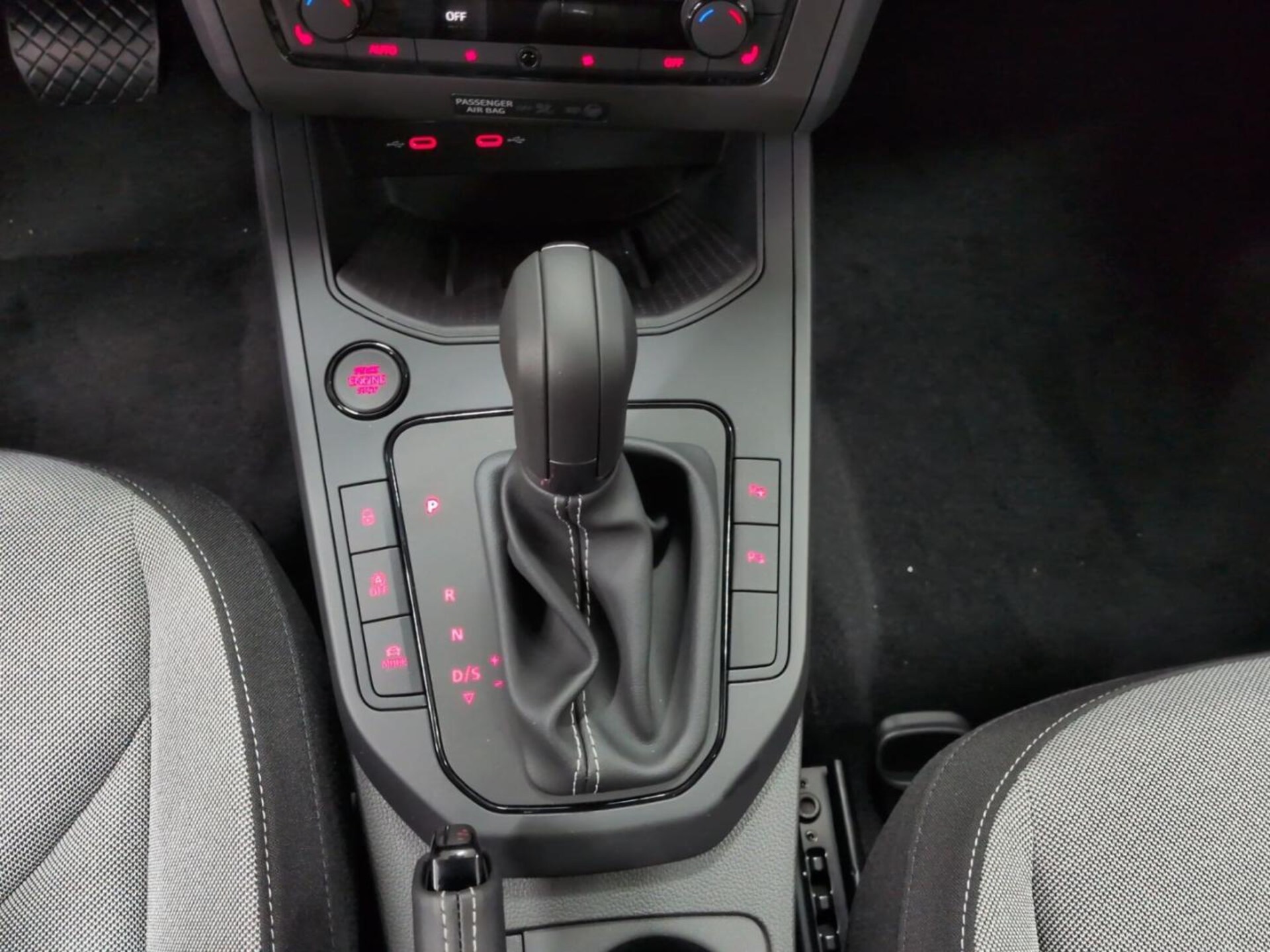 SEAT Arona FR