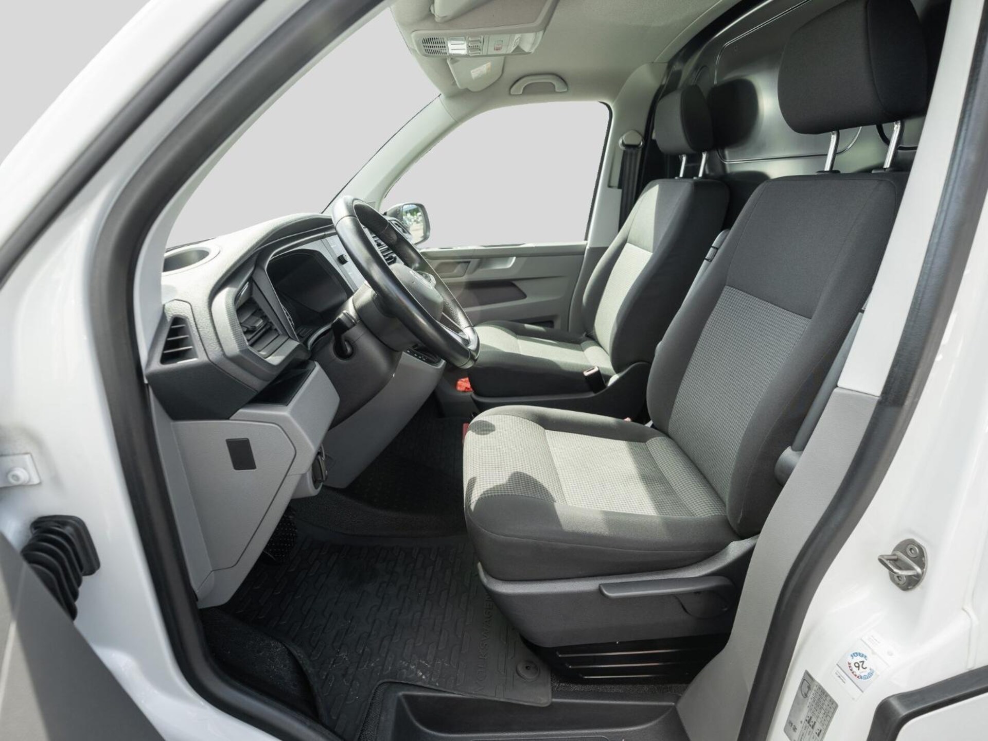Volkswagen T6.1 Transporter Kasten langer Radstand