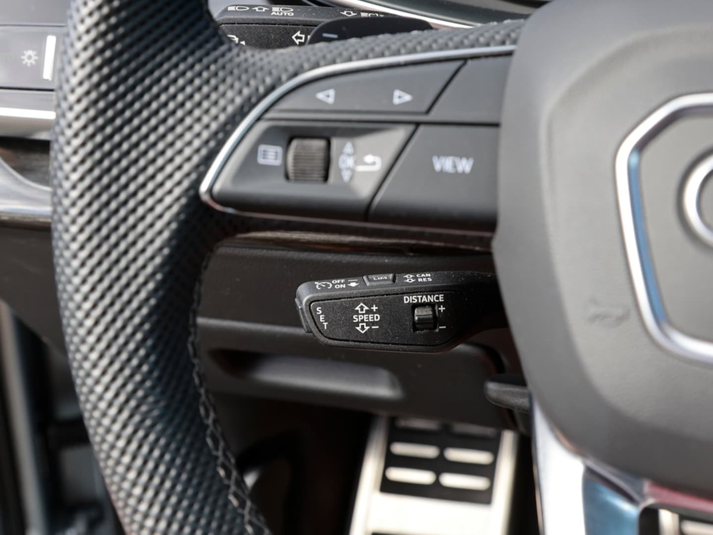 Bild über Audi SQ7 SUV TFSI quattro 373 kW tiptronic - für weitere Informationen kontaktieren Sie den Audi Partner