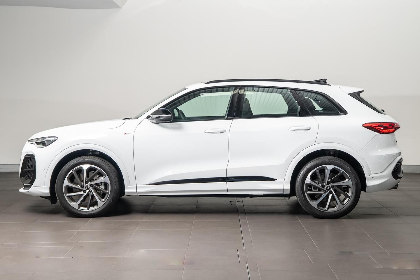 Image about Audi Q5 SUV TDI quattro 150 kW sport