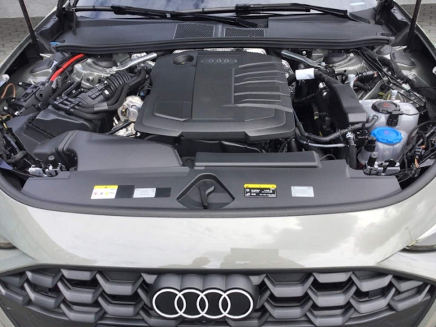 Bild über Audi A5 Avant TDI 150 kW S tronic - für weitere Informationen kontaktieren Sie den Audi Partner