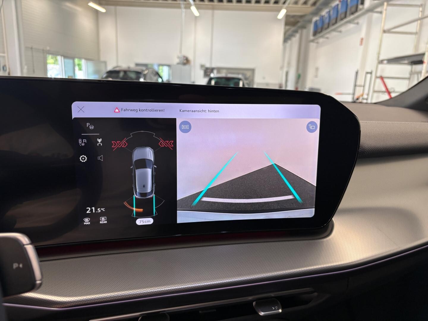Bild über Audi Q3 Sportback e-hybrid e-hybrid 200 kW S tronic - für weitere Informationen kontaktieren Sie den Audi Partner