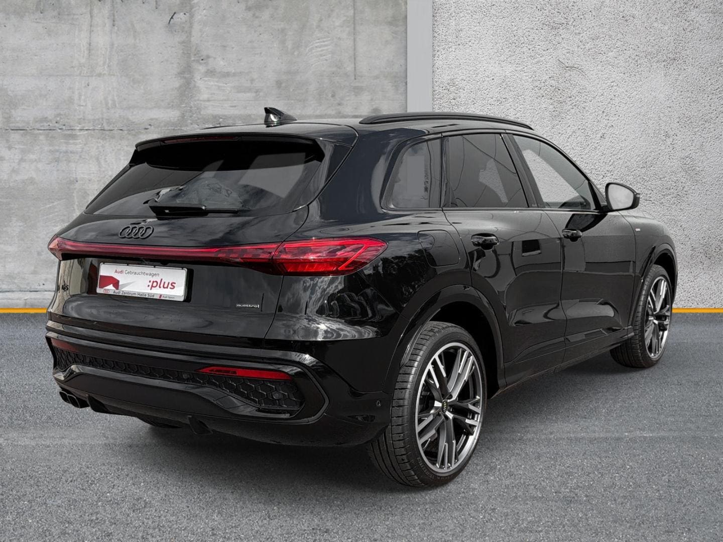 Bild über Audi Q5 SUV TDI quattro 150 kW S tronic - für weitere Informationen kontaktieren Sie den Audi Partner